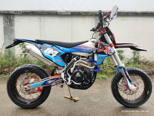 Τέσσερα έξοχα Motard κτυπήματος δροσισμένα νερό ποδήλατα Supermoto μοτοσικλετών μηχανών NC450