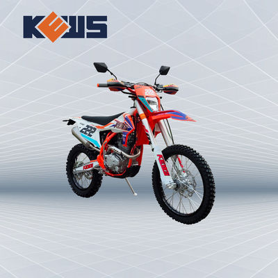 Ποδήλατο K20 ρύπου Cb-F250 Kews στο δρόμο από την οδική μοτοσικλέτα με το πλήρες σύνολο