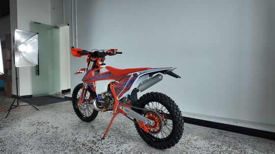 K16 MT250 Off-Road Motorcycle with Single-Cylinder 2-Stroke Engine and 250ml Displacement