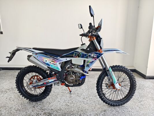 KEWS k23 R-edition 4χρονη Enduro μοτοσικλέτα με 21,0 kW ισχύς 25,0 N*m Max Torque και 140 km/h μέγιστη ταχύτητα