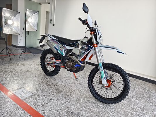 KEWS k23 R-edition 4χρονη Enduro μοτοσικλέτα με 21,0 kW ισχύς 25,0 N*m Max Torque και 140 km/h μέγιστη ταχύτητα